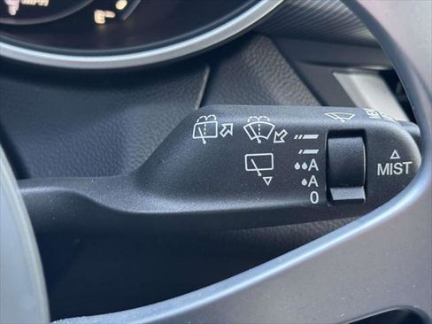 Used 2023 Alfa Romeo Stelvio Veloce image 21