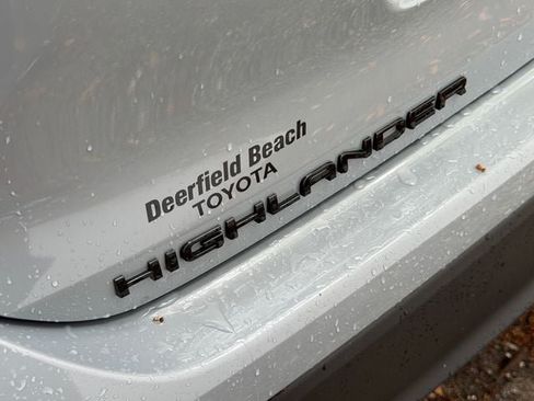Certified 2025 Toyota Highlander XLE AWD/4WD image 7