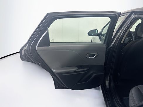 Used 2025 Kia K4 LXS image 27
