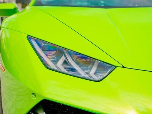 Used 2021 Lamborghini Huracan EVO RWD image 40