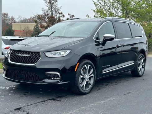 New 2026 Chrysler Pacifica Pinnacle AWD/4WD image 3