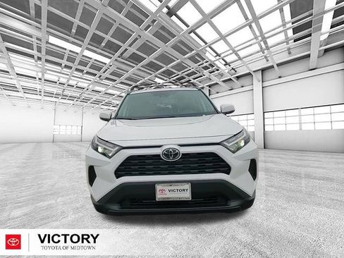 Used 2025 Toyota RAV4 XLE image 8