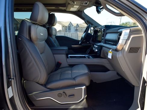 New 2026 Ford F350 Platinum w/ Platinum Plus Package image 23