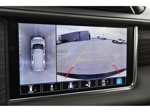 Used 2021 GMC Yukon Denali w/ Denali Premium Package image 22