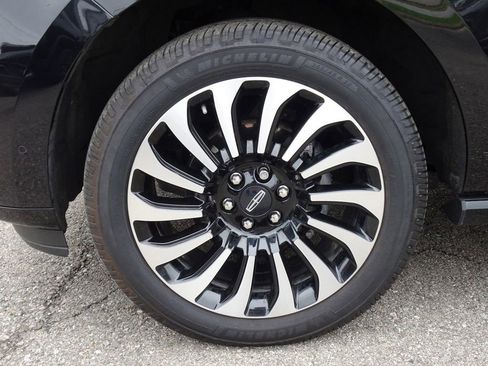 Used 2023 Lincoln Navigator L Black Label AWD/4WD image 27