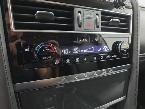 Used 2024 Nissan Armada SV AWD/4WD image 23