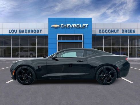 Used 2018 Chevrolet Camaro LT RWD image 5