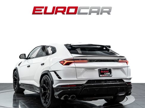 Used 2023 Lamborghini Urus Performante AWD/4WD image 3