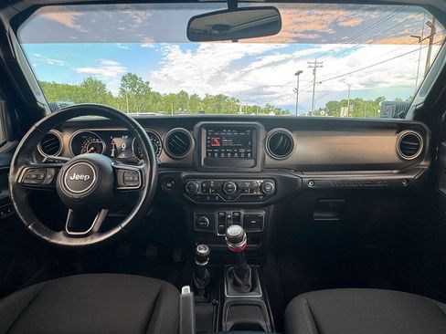 Used 2018 Jeep Wrangler Unlimited Sport S AWD/4WD image 8