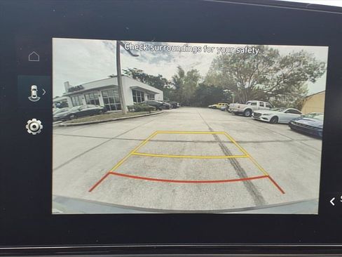 Used 2025 Hyundai Elantra SEL image 28