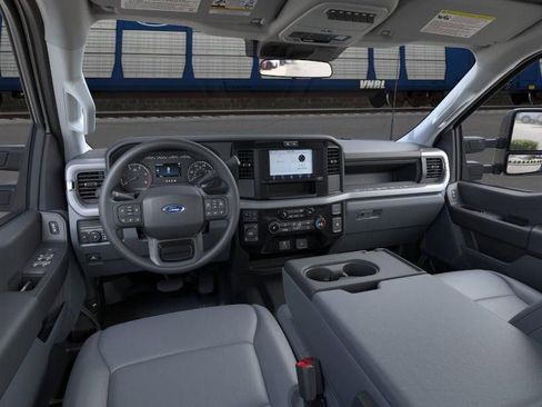 New 2026 Ford F250 XL w/ FX4 Off-Road Package AWD/4WD image 9