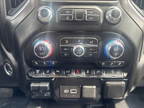 Used 2020 GMC Sierra 3500 AT4 w/ AT4 Premium Package AWD/4WD image 26