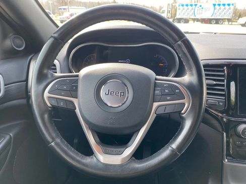 Used 2020 Jeep Grand Cherokee Laredo w/ Quick Order Package 2BN North image 11