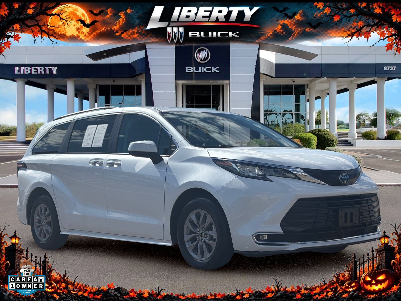 Used 2023 Toyota Sienna XLE FWD image 1