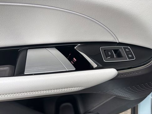 Used 2024 Cadillac Lyriq Luxury image 22