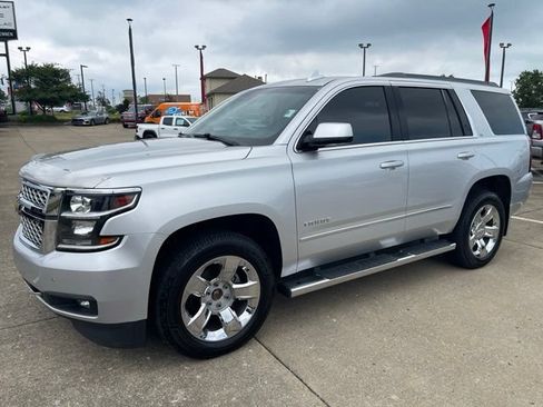 Used 2017 Chevrolet Tahoe LT w/ LT Signature Package AWD/4WD image 2