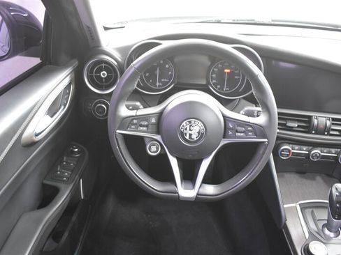Used 2019 Alfa Romeo Giulia Ti AWD/4WD image 10