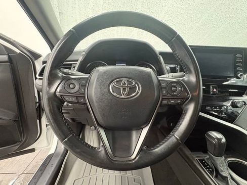 Used 2022 Toyota Camry SE FWD image 13