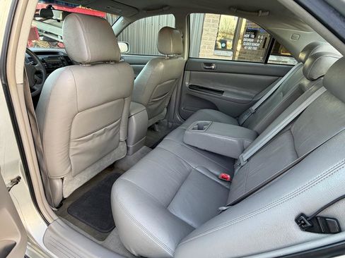 Used 2005 Toyota Camry LE image 12