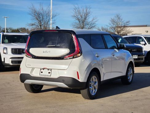 New 2025 Kia Soul LX image 3