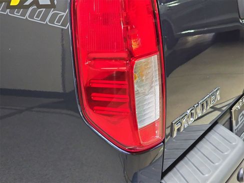 Used 2014 Nissan Frontier PRO-4X image 35