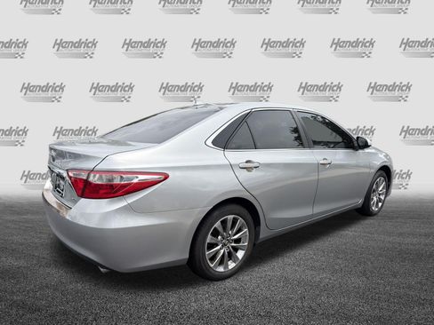 Used 2017 Toyota Camry XLE w/ Moonroof Package FWD image 10