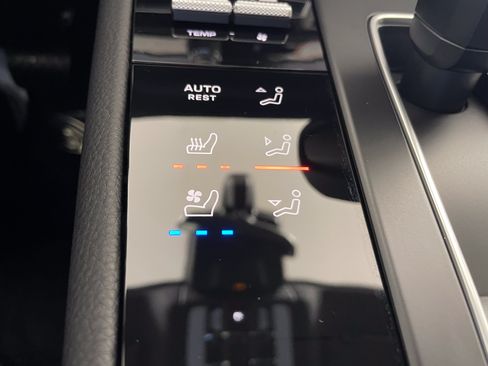 Certified 2026 Porsche Macan AWD/4WD image 23