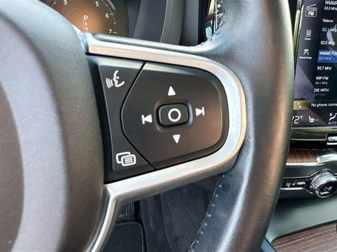 Used 2021 Volvo XC60 T5 Momentum image 37