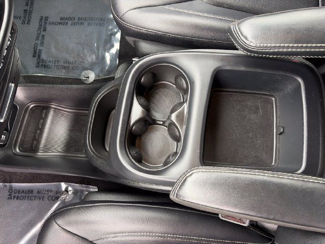 Used 2025 Chrysler Pacifica Select FWD image 34