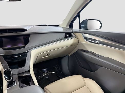 Used 2018 Cadillac XT5 Luxury w/ Driver Awareness Package FWD image 26