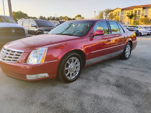 Used 2008 Cadillac DTS image 3