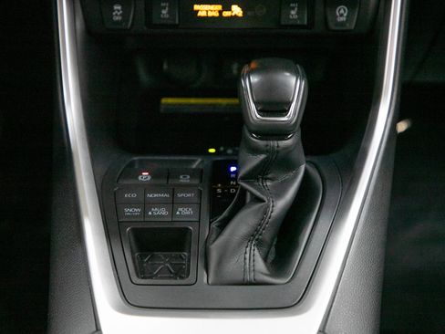 Used 2020 Toyota RAV4 XLE Premium AWD/4WD image 15