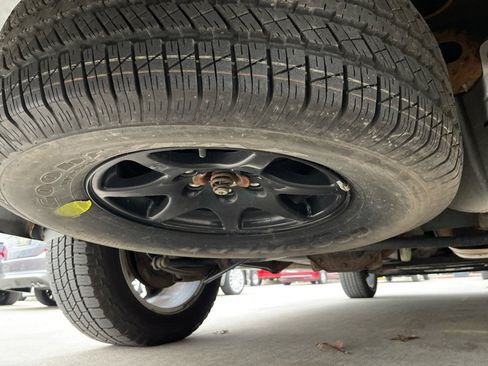 Used 2013 Chevrolet Avalanche LTZ image 57