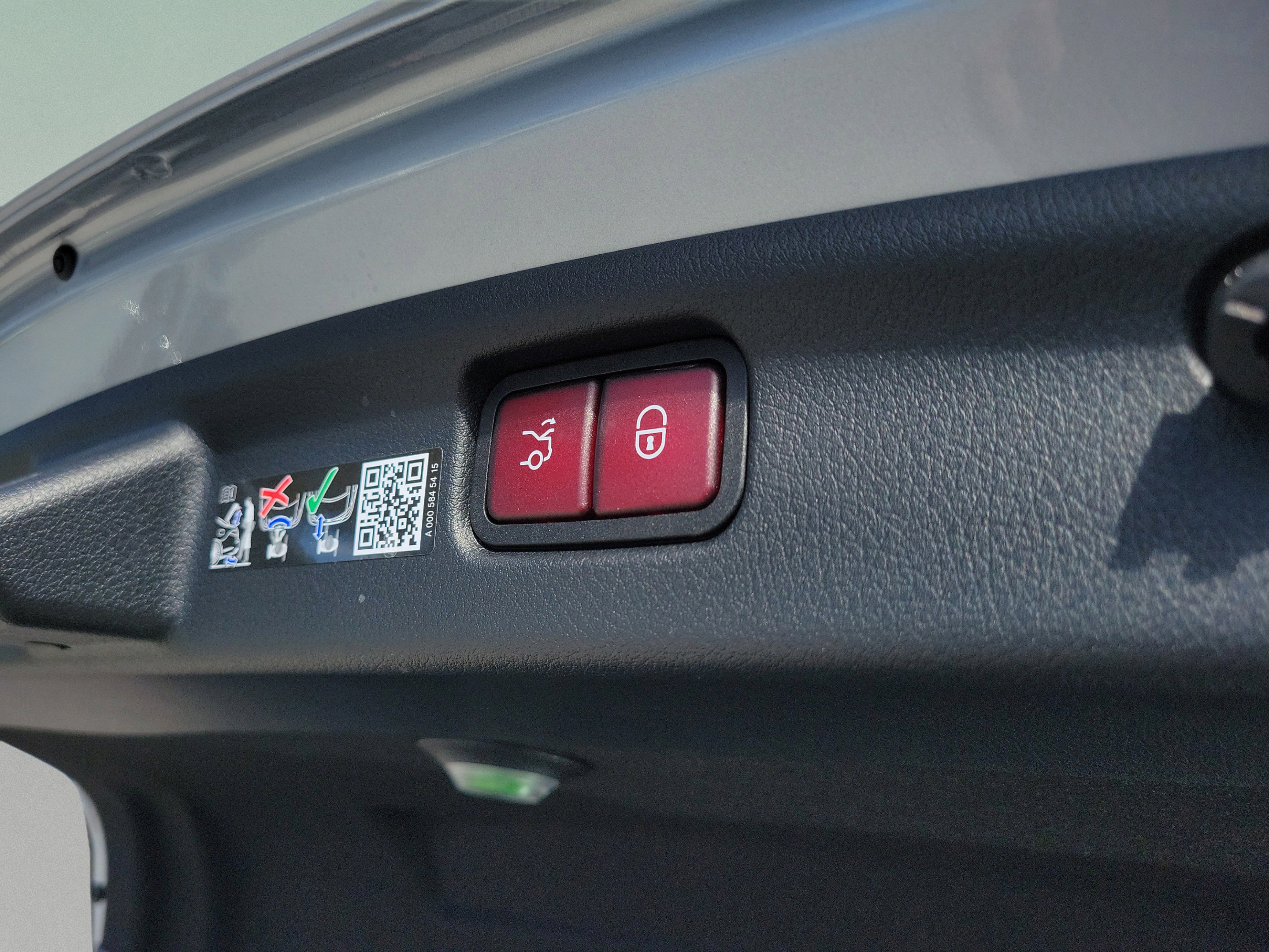 Used 2026 Mercedes-Benz C 300 Sedan image 9