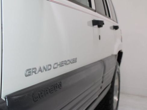 Used 1997 Jeep Grand Cherokee Laredo AWD/4WD image 18