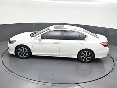 Used 2017 Honda Accord EX image 17