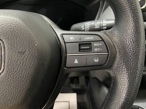 Used 2025 Honda HR-V LX image 16