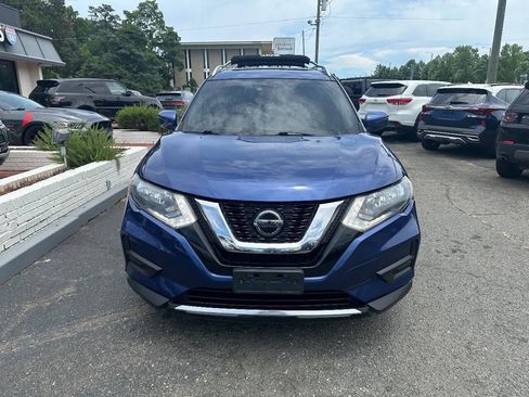 Used 2020 Nissan Rogue SV FWD image 2