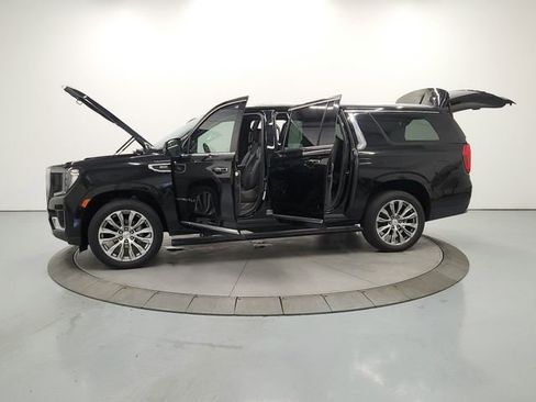 Used 2022 GMC Yukon XL Denali RWD image 12