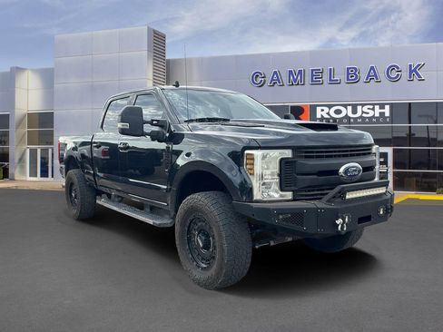 Used 2019 Ford F250 XLT w/ XLT Premium Package AWD/4WD image 4