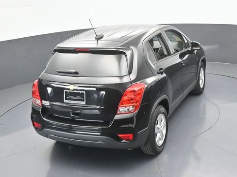 Used 2020 Chevrolet Trax LS image 38