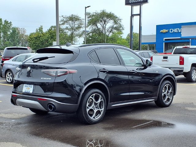 Used 2024 Alfa Romeo Stelvio Ti AWD/4WD image 2