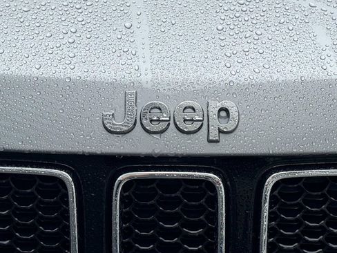 Used 2018 Jeep Compass Limited w/ Navigation Group AWD/4WD image 9