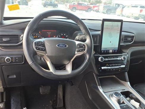 Used 2022 Ford Explorer Limited w/ Limited Technology Package image 11