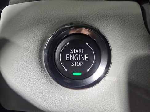 Used 2025 GMC Canyon AT4 w/ AT4X Package AWD/4WD image 15
