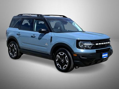 Used 2023 Ford Bronco Sport Outer Banks w/ Tech Package AWD/4WD image 3