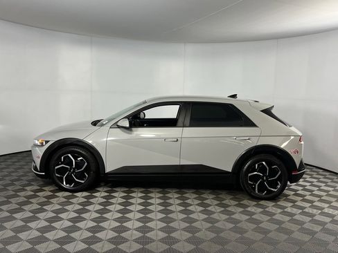 Used 2024 Hyundai Ioniq 5 SE image 10