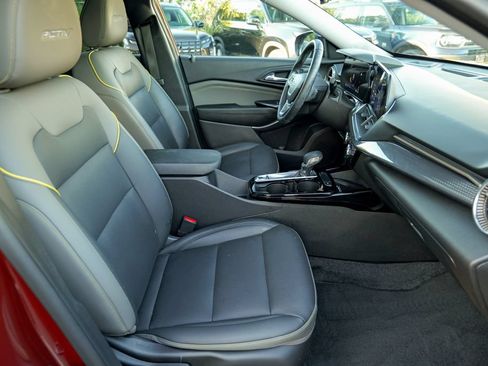 Used 2024 Chevrolet Trax ACTIV w/ Sunroof Package FWD image 33