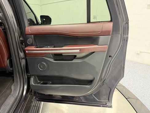 Used 2024 Ford Expedition Max Limited image 30