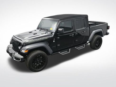 Used 2023 Jeep Gladiator Sport AWD/4WD image 19